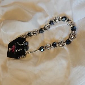 Paparazzi necklace and earrings.